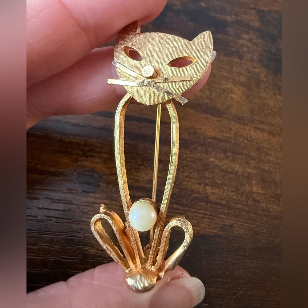 Vintage CORO Golden Cat Brooch